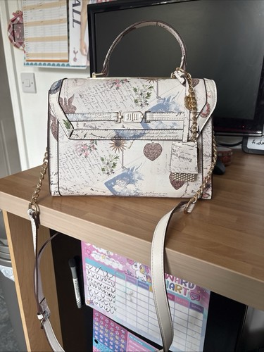 River island postcard style