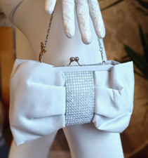 LEKO Silvery Grey Bow Diamante