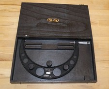 Large Vintage Moore And Wright Outside Micrometer 971M 250-275 mm in Case