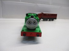 tomy trackmaster thomas the tank engine battery trains oliver and coaches