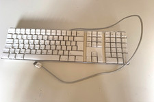 Genuine Apple Mac A1048 White Wired Full Size Keyboard UK Layout