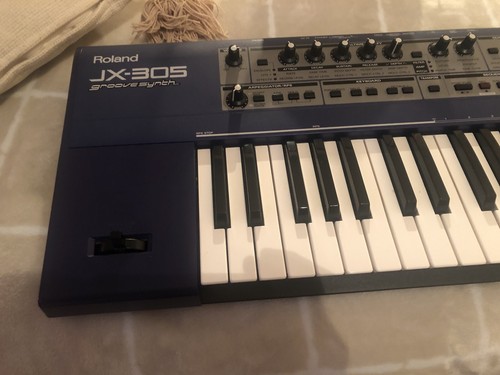 Roland 305 groovesynth - jx-305,