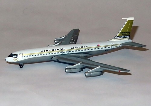 Gemini 400 aircraft model - 1/400,