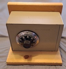 Chubb Manifoil Keybox Late 1970s with Magnetic PIR on Pine Base (H16xW22xD10cm)