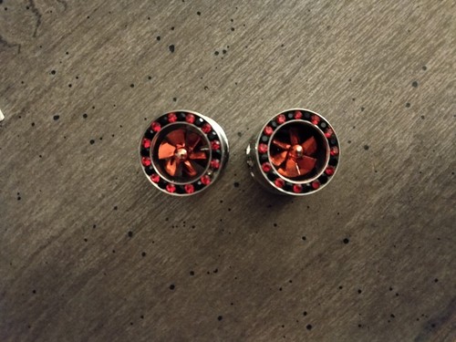 Red gauges - red,