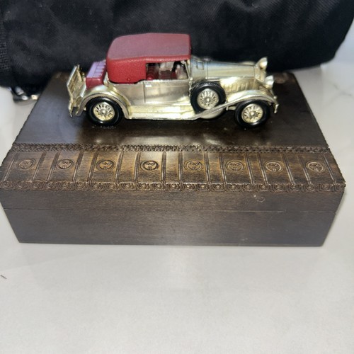Wooden cigarette trinket - /,