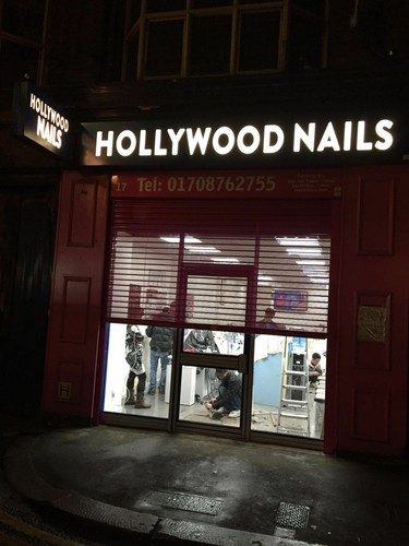 ALUMINIUM SHOPFRONT / ELECTRIC