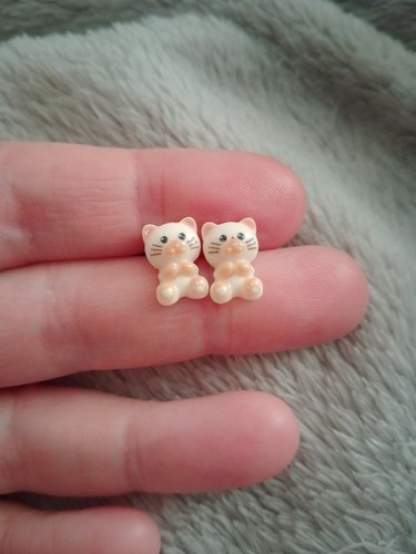 Handmade beige cat stud - handmade,