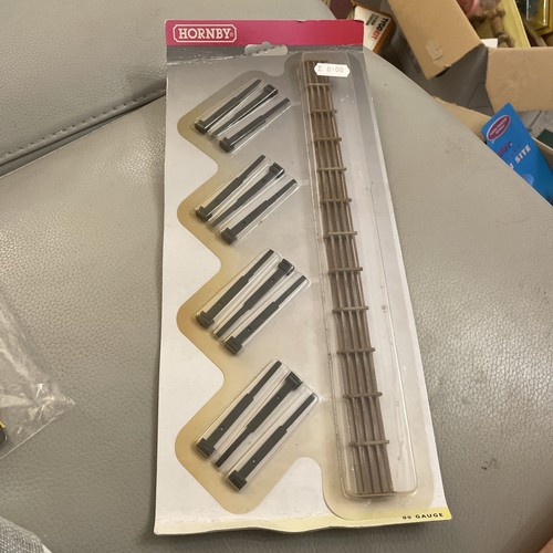 New hornby pack fencing - new, of