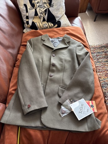 Bnwt unisex traditional - unisex,