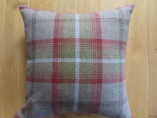 Ian Sanderson Wool  22- 24”