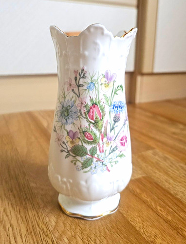 Aynsley wild tudor bone china - wild,
