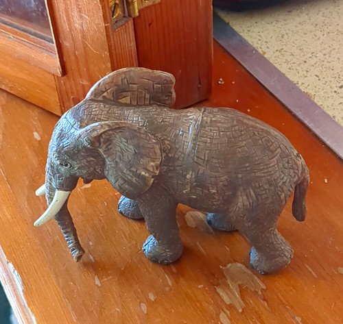 Elephant ornament figurine - elephant,