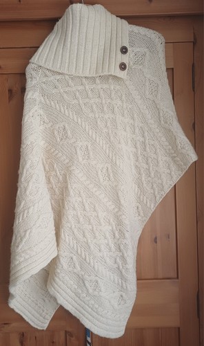 Cream 100 wool poncho j - by, m