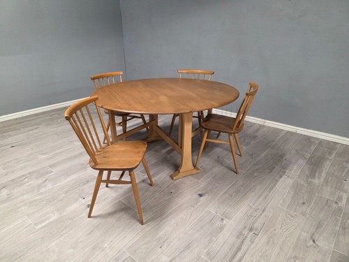 Mid century style blonde - style, ercol