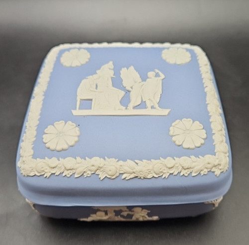 Wedgwood jasperware blue - wedgwood,