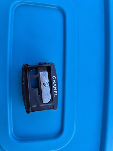 Chanel single hole make - chanel,
