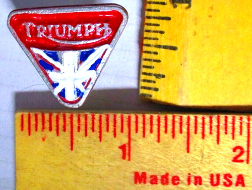 Triumph pin vintage