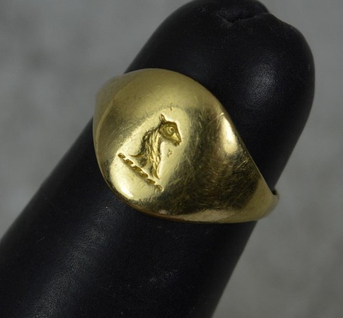Antique 18ct yellow gold crest - 18ct,
