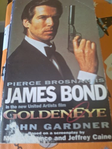 James bond 007 paperback - bond,