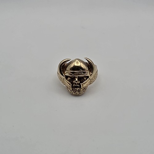 Heavy 9ct gold viking warrior - 9ct,