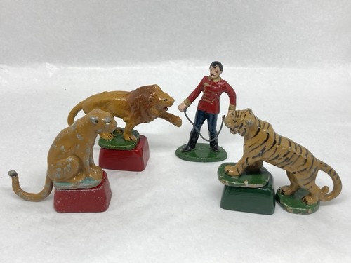 Circus performing lions and - circus,