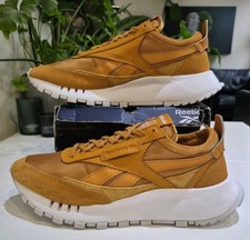 REEBOK CL LEGACY TRAINERS. MENS SIZE 9.5 UK. WHEAT/WHITE  *2020* 