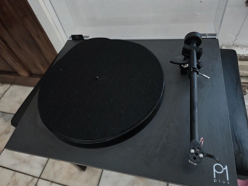 Rega planar plus turntable - 1,