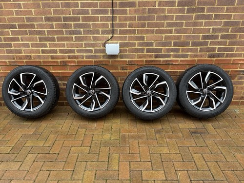 Exclusive alloy - 17",
