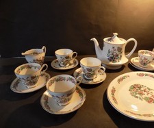 1 Mixed lot of fine bone China