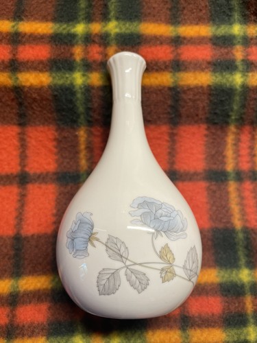 Wedgewood ice rose bud vase - ice,