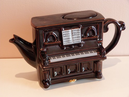 Swineside teapottery treacle - teapottery,