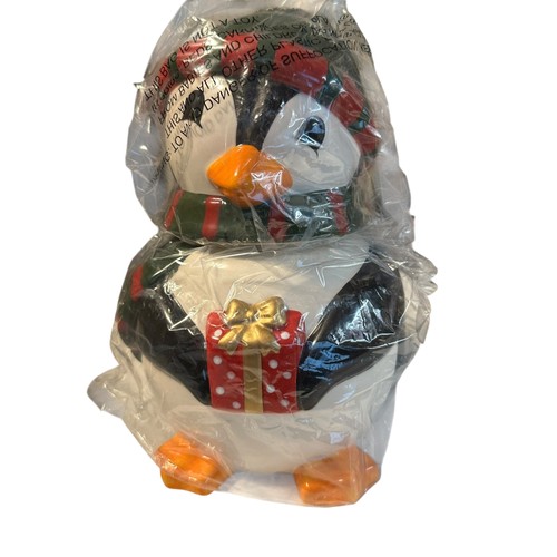 Penguin cookie jar - cookie,