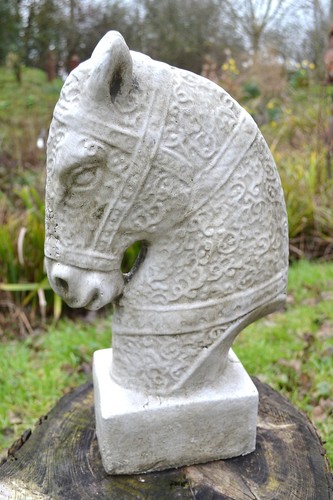 Horse head stone home - , or