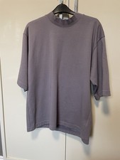 Uniqlo Men's Mock Neck Short Sleeves T Shirt Size Large, Lilac