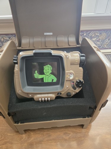 Fallout pip boy vault - 4, pip-boy