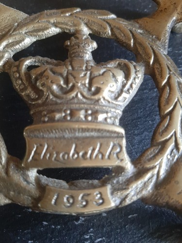 Elizabeth 1953 brass - elizabeth, r