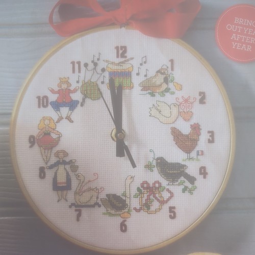 Christmas clock cross stitch - cross,
