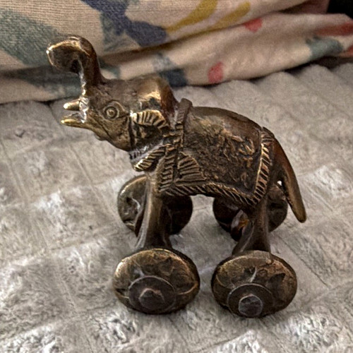 Brass elephant figurine - figurine, on