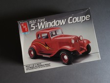 AMT 1/25 scale 1932 Ford 5-Window Coupe unmade plastic model kit. STARTED.