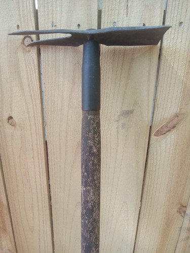 Vintage manual fence post - manual,