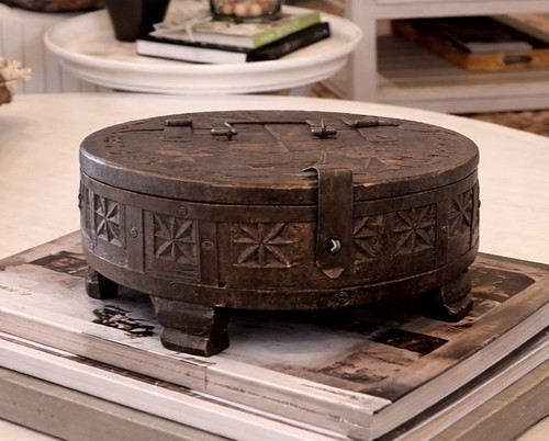 Indian chakki grinding - grinding, table