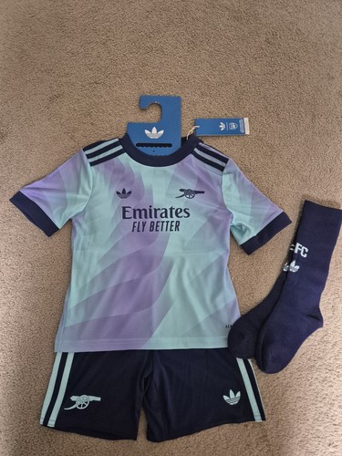 Arsenal away kit - arsenal,