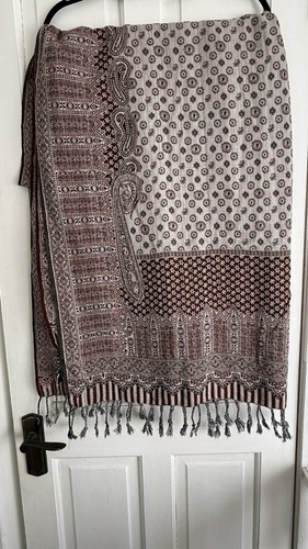 Shawl maroon and grey - and, brand