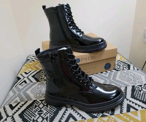 Bnib womens pavers - bnib,