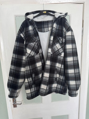 Black and white plaid hooded - white,