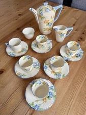 Crown Ducal (Rosemary 2633) 16 Piece (inc. pot lid) Coffee Set. Circa 1933.