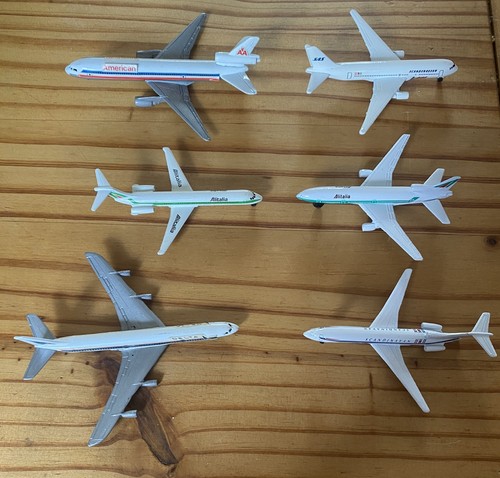 Die cast aeroplanes - x,