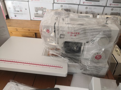 Singer sewing machine - singer, heavy