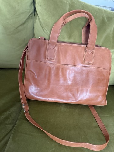 Lloyd baker hand shoulder - lloyd, hand/shoulder/